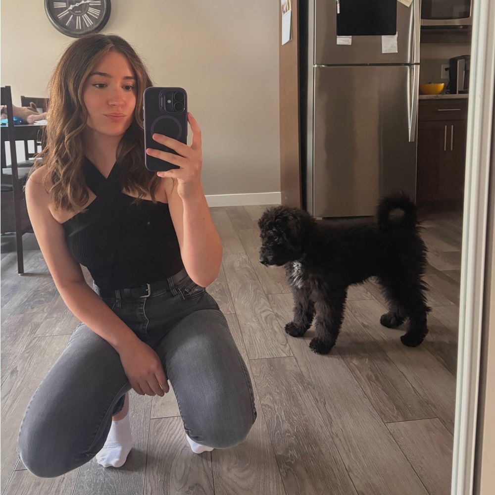 Meet your Posher, Ainsley